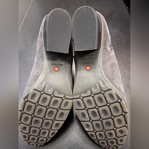 Blondo Chelsea Grey Suede Ankle Booties    Size 8.5 - Picture 13 of 13